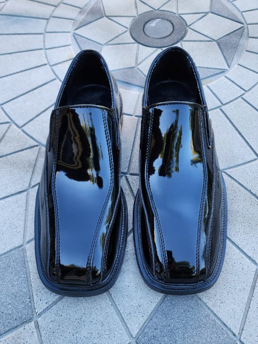 After Six Glossy Patent Faux Leather Dress Shoes 8 - Picture 9 of 9